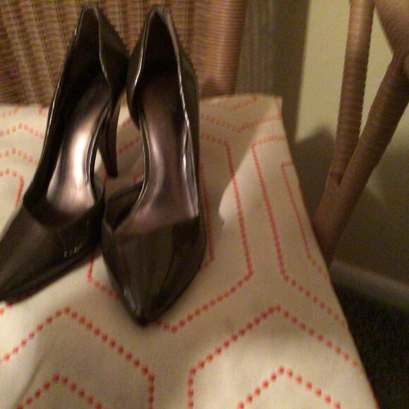 Ann Taylor Heels Size 8 Army Green Bronze Size 8 - Picture 8 of 8